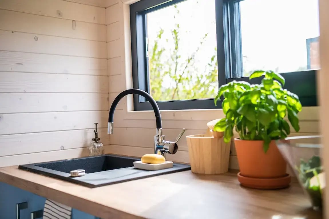Tiny House Cabana vue cuisine équipée