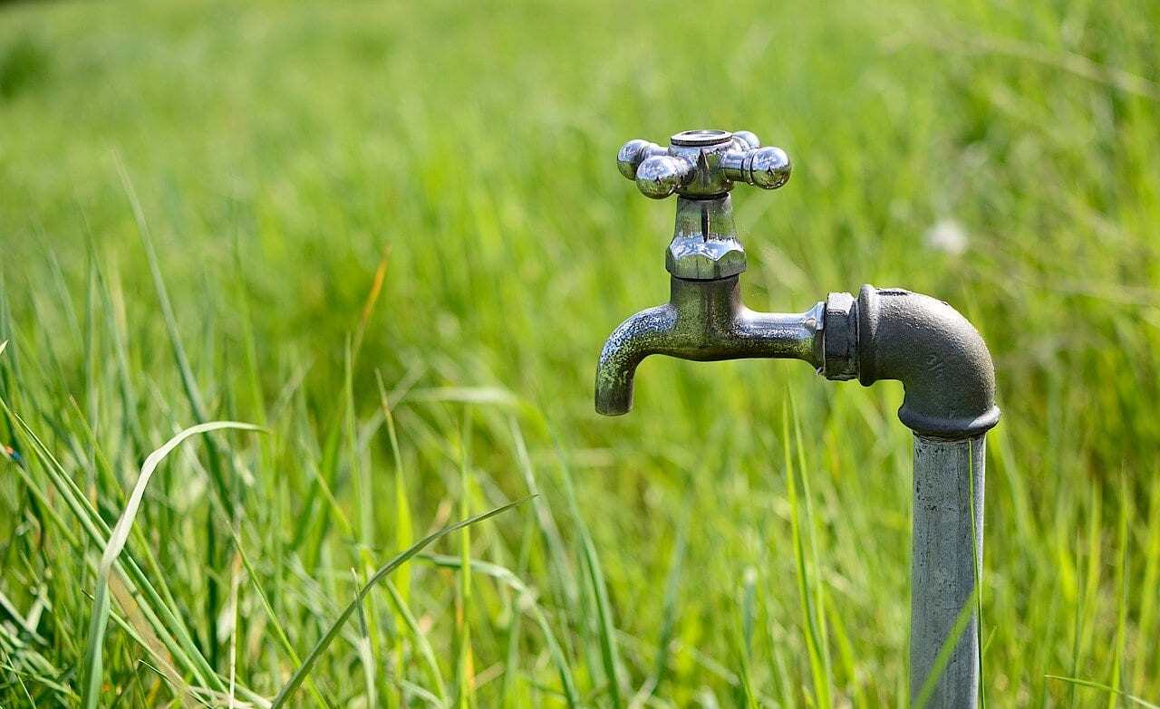 Comment raccorder ma Tiny house à l’eau et l’électricité ? image