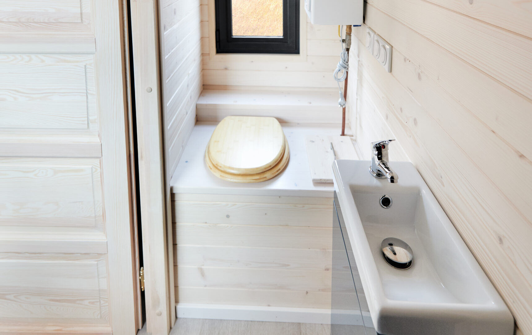 Les toilettes sèches : avantages, fonctionnement, entretien ? Réponses image