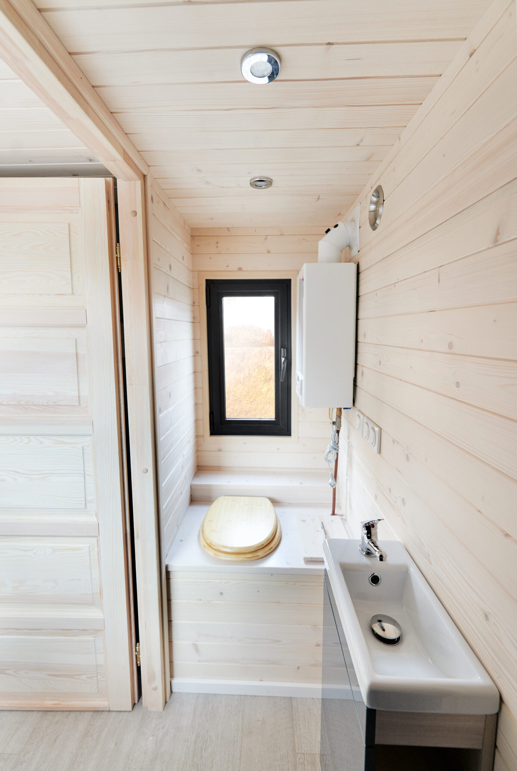 Les toilettes sèches : avantages, fonctionnement, entretien ? Quadrapol vous répond ! image