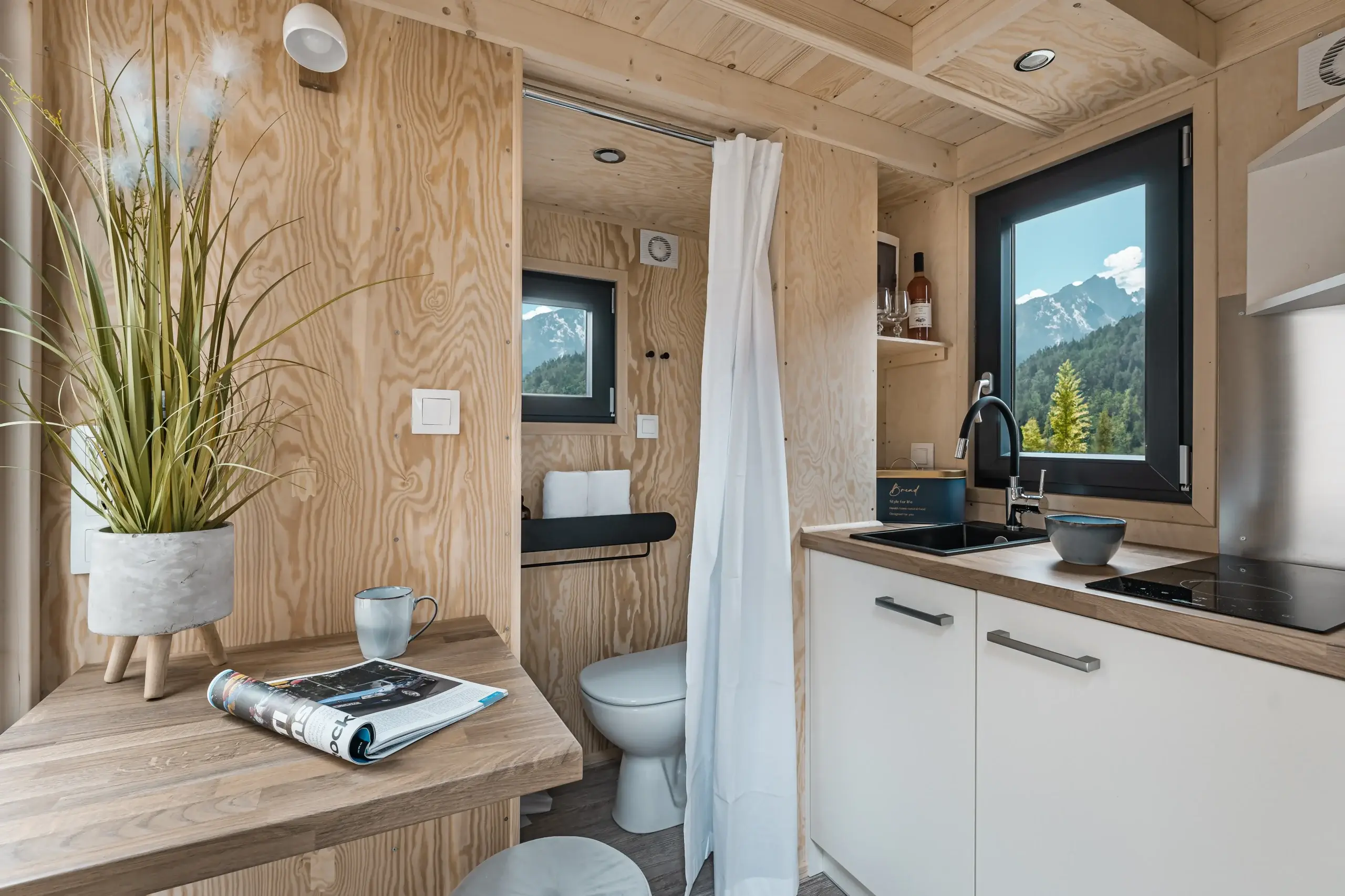 La-Ruche-Interieur-salon-scaled