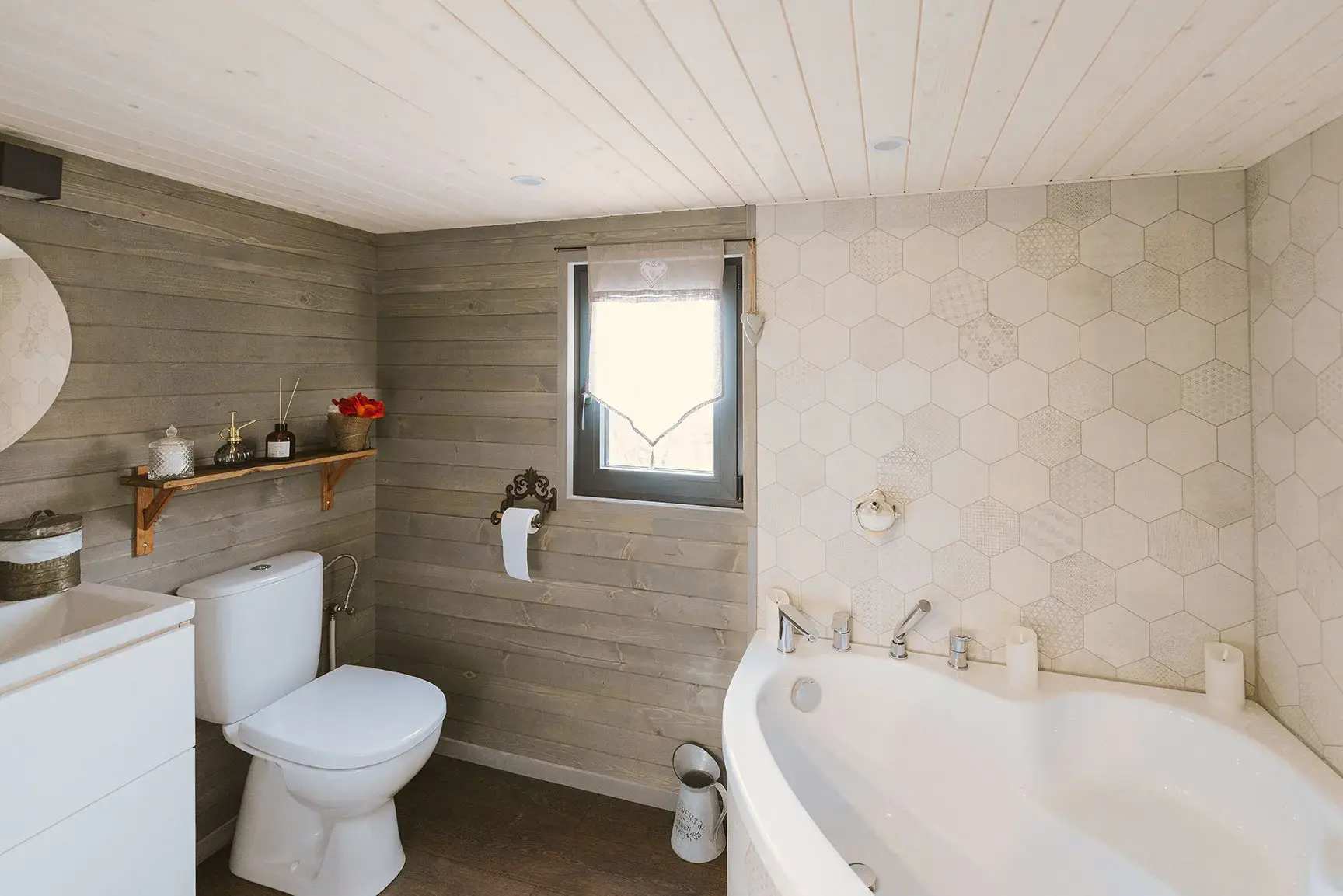 Loft Papillon vue salle de bain équipée