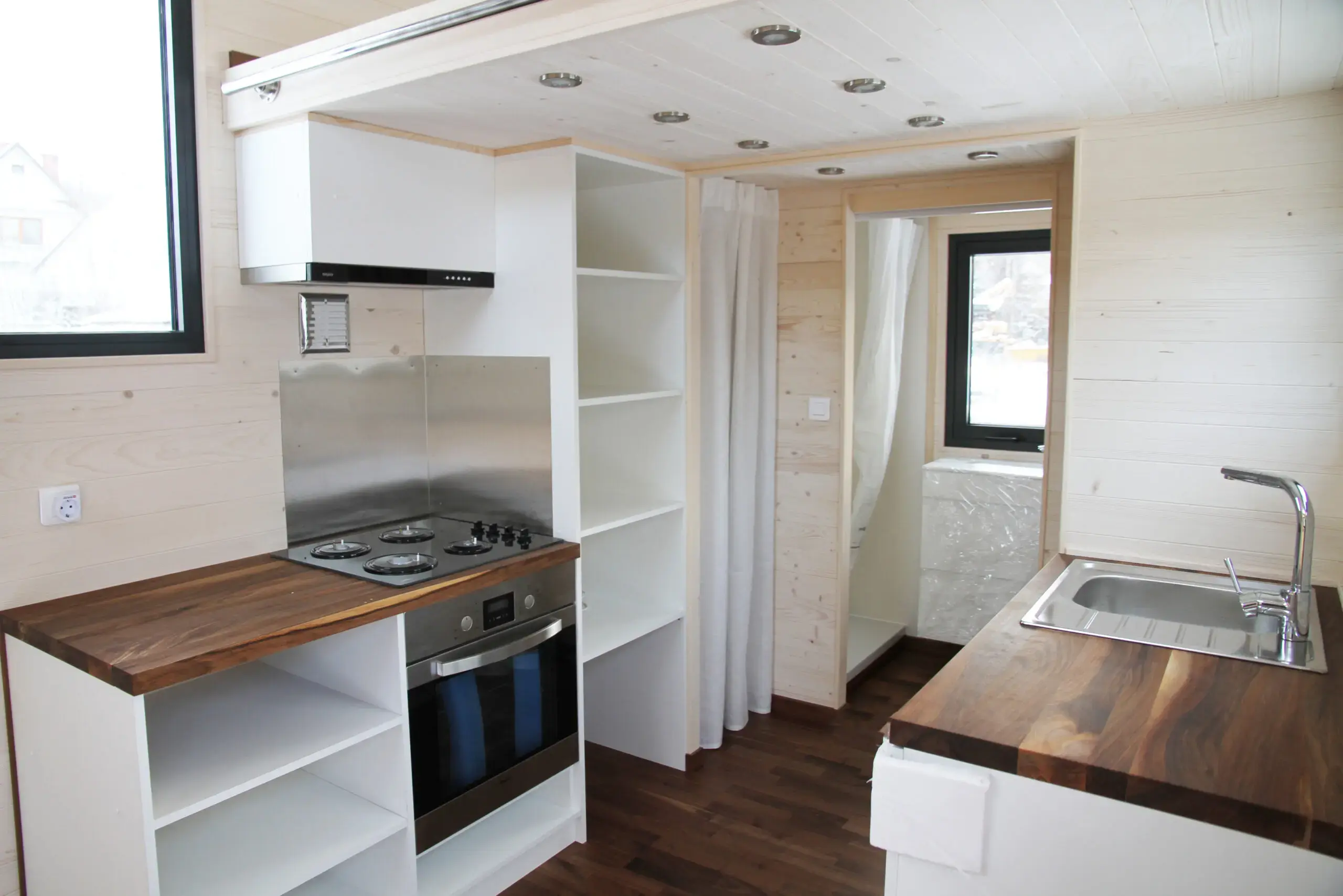Tiny house Lugano cuisine ouverte avec salle d'eau